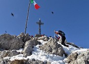 46 Il Tricolore sventola, i gracchi volano...ultimi passi scattanti per la prima volta in Resegone !